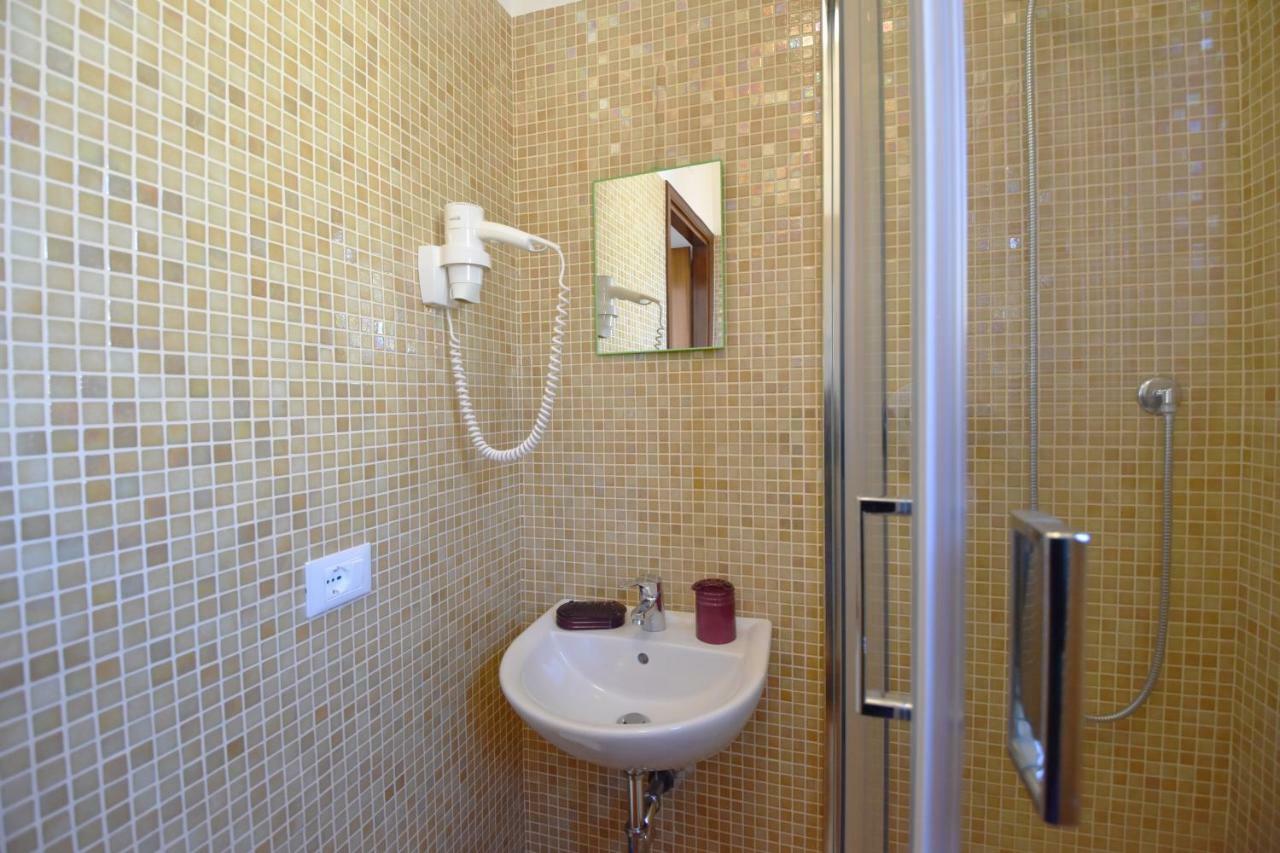 רומא Nice And Warm Rooms מראה חיצוני תמונה