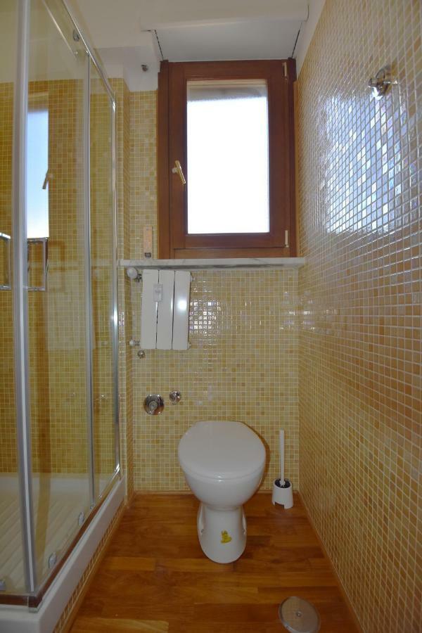 רומא Nice And Warm Rooms מראה חיצוני תמונה